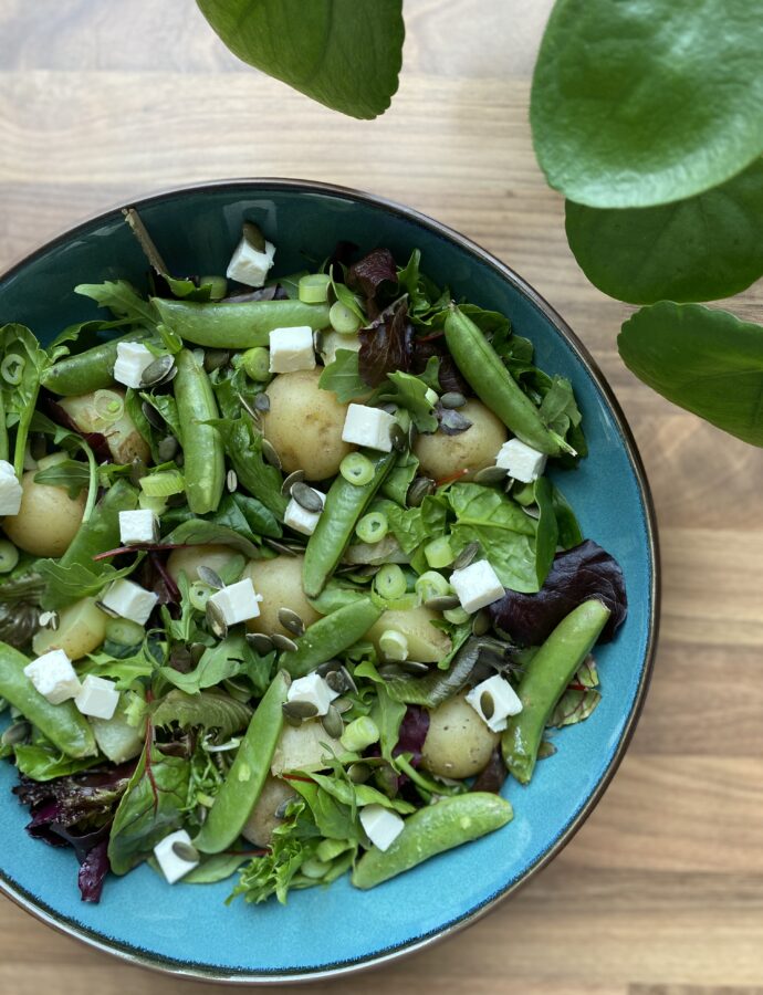 Frisk kartoffelsalat med salatost